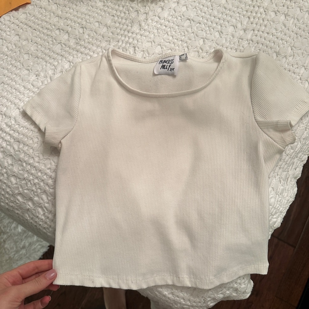 White tee